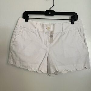 New Loft white cotton shorts with adorable scalloped leg, size 4